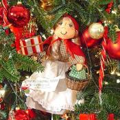 The literary ornaments decorating the official tree were used by Barbara Bush in 1989.