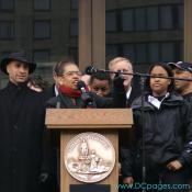 Congresswoman Eleanor Holmes Norton points her fingers to the White House.