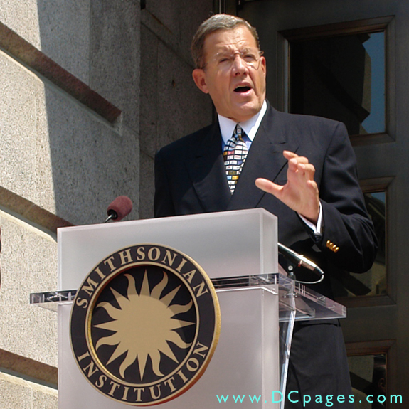 Grand Opening Ceremony - F Street Entrance - Smithsonian Director - opening remarks.