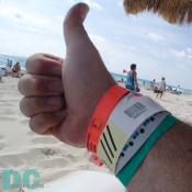 Thumbs up to spring break in cancun