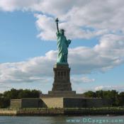 The height from ground to the top of the torch is 305 feet (93 m); this includes the foundation and the pedestal. 