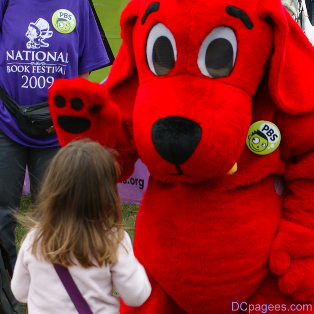 Clifford the Big Red Dog in attendance at the National Mall