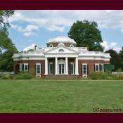 Straight-on view of the house Thomas Jefferson built