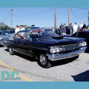 1960 Pontiac Ventura. I love this huge beast! Check out the ground clearance on this monster.