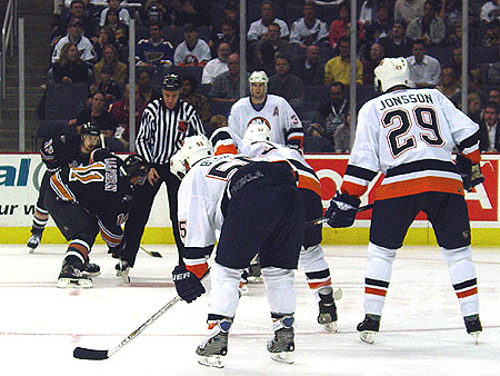 Jeff Halpern gets ready to win another faceoff.