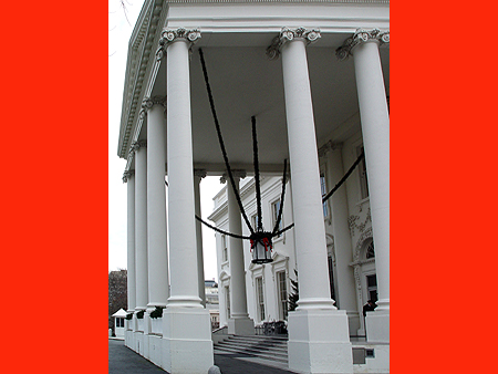A side view of the entrance of the White House.