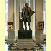 Statue of Bro. George Washington wearing Masonic apron