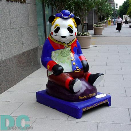PandaMania Around the Mall