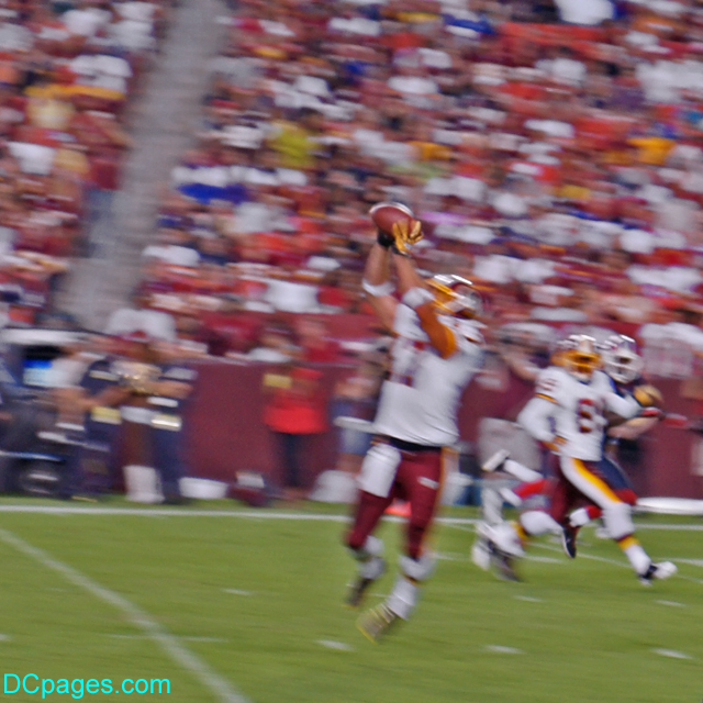 Redskin's receiver makes the catch!
