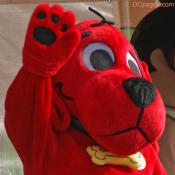 Clifford the Big Red Dog waves to children at the 2009 National Book Festival