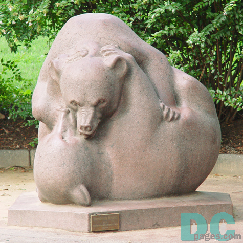 A very descriptive sculpture of two fighting bears. 