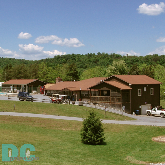 North Fork Resort RVers offers first-class recreational facilities for kids and adults. Every weekend there is live entertainment for campers to enjoy.