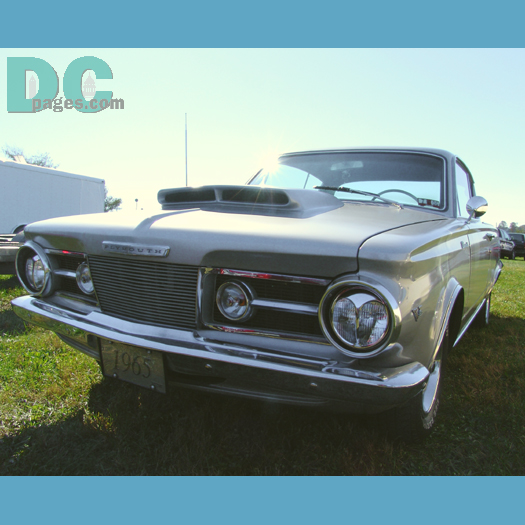 Ultra-rare factory HURST 4-SPEED special edition 1965 Plymouth Barracuda 273 Commando. This one doesn't have the Formula-S option package. The hood scoop and headlight ornaments are not original.