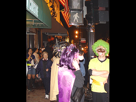 Almost all of the wigs on the street were very colorful