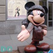 'Celebrate Mickey: 75 InspEARations' Statue - FrontEAR Tales - From one Disney legend to another, Fess helps celebrate Mickey's anniversary with "FrontEAR Tales," depicting Mickey in Davy Crokett's famous coonskin cap.