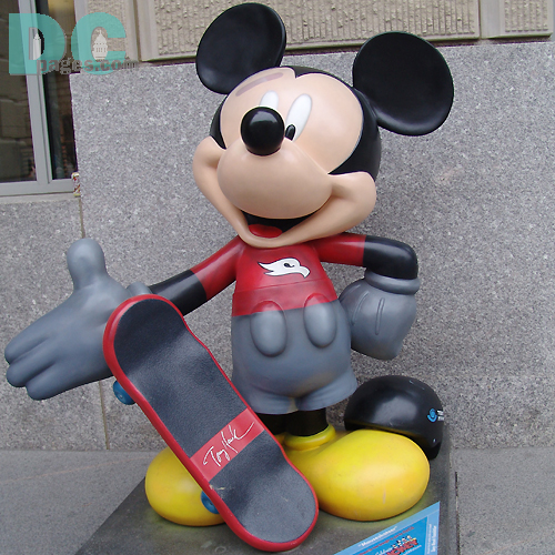 'Celebrate Mickey: 75 InspEARations' Statue - Mouseskateer - Tony showcases his passion for skateboarding with "Mouseskateer," depicting Mickey as a fellow enthusiast, complete with a board and helmet.
