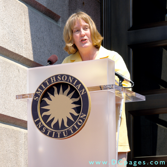 Grand Opening Ceremony - F Street Entrance -  American Art Museum Director, Elizabeth Broun - opening remarks
