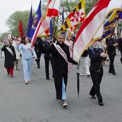 2003 Cherry Blossom Festival: Pageant winners bare an amalgamation of flags. 