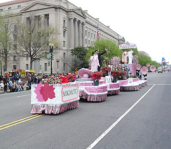 2003 Cherry Blossom Festival: Floats head west on Constitution Avenue.  