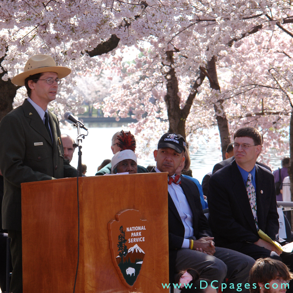 National Park Service Deputy Director for the Mall and Monuments Steve Lorenzetti addresses the audience.