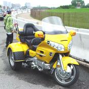 This trike would be so much fun to ride on the interstate.